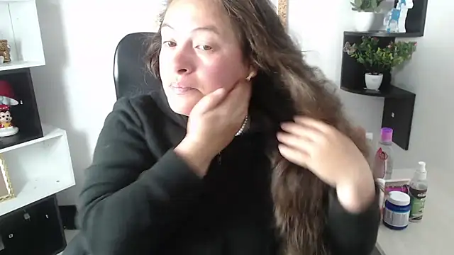 SaraThomso online show from February 7, 2025, 3:01 am