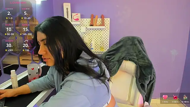 Snapshot of Danna_777_ chatting on October 21, 2025, 12:15 pm Danna 777 online show from October 21, 2025, 12:15 pm