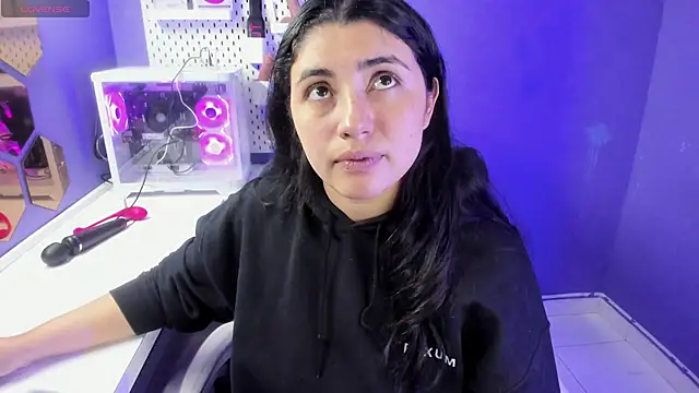 Snapshot of Danna_777_ chatting on December 3, 2025, 12:33 am Danna 777 online show from December 3, 2025, 12:33 am