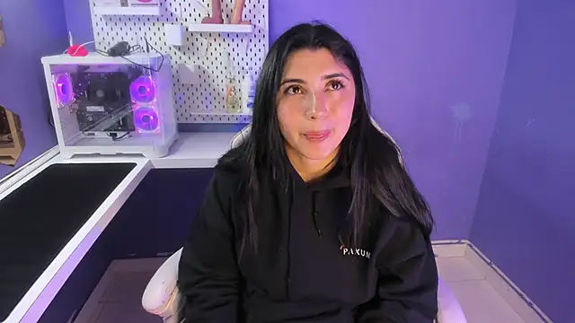 Snapshot of Danna_777_ chatting on October 19, 2025, 8:44 pm Danna 777 online show from October 19, 2025, 8:44 pm