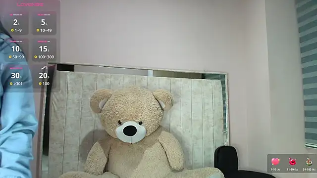 Snapshot of Danna_777_ chatting on November 4, 2025, 11:08 pm Danna 777 online show from November 4, 2025, 11:08 pm