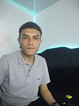 Snapshot of Tifanny_Sweett chatting on November 25, 2025, 10:32 pm Tifanny Sweett online show from November 25, 2025, 10:32 pm