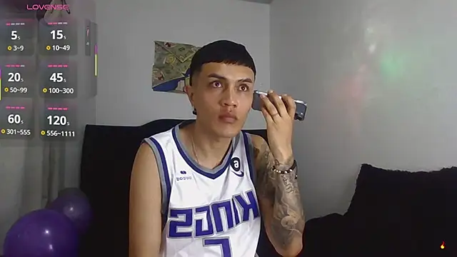 Snapshot of Tifanny_Sweett chatting on February 20, 2026, 11:50 pm Tifanny Sweett online show from February 20, 2026, 11:50 pm