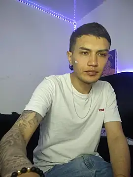 Snapshot of Tifanny_Sweett chatting on November 14, 2025, 7:34 am Tifanny Sweett online show from November 14, 2025, 7:34 am