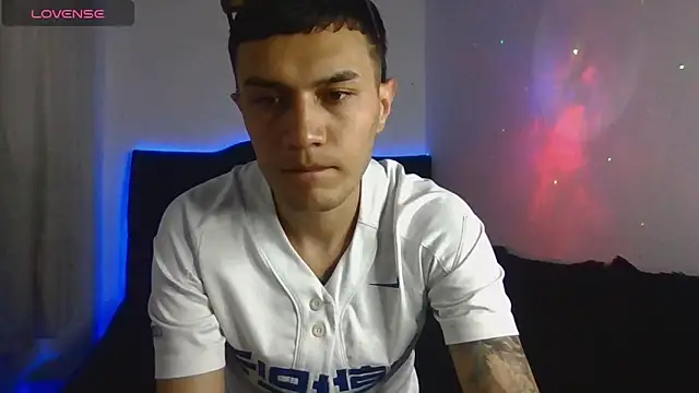 Snapshot of Tifanny_Sweett chatting on February 26, 2026, 1:27 am Tifanny Sweett online show from February 26, 2026, 1:27 am