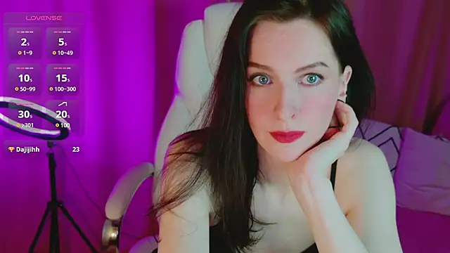 Snapshot of AndreaAshton chatting on December 12, 2024, 4:32 pm AndreaAshton online show from December 12, 2024, 4:32 pm