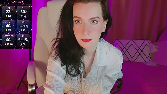 Snapshot of AndreaAshton chatting on March 17, 2025, 6:00 pm AndreaAshton online show from March 17, 2025, 6:00 pm