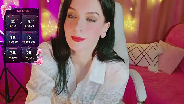 Snapshot of AndreaAshton chatting on December 26, 2024, 5:30 pm AndreaAshton online show from December 26, 2024, 5:30 pm