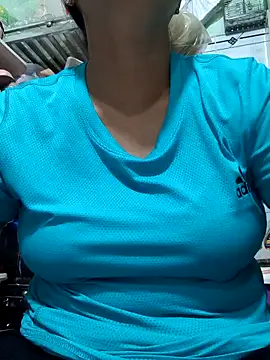 Lanyingxin18 online show from April 25, 2026, 1:52 pm