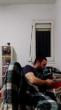 Snapshot of bearguy998 chatting on March 11, 2025, 10:09 pm bearguy998 online show from March 11, 2025, 10:09 pm