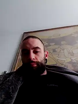 Snapshot of bearguy998 chatting on December 31, 2024, 12:25 pm bearguy998 online show from December 31, 2024, 12:25 pm