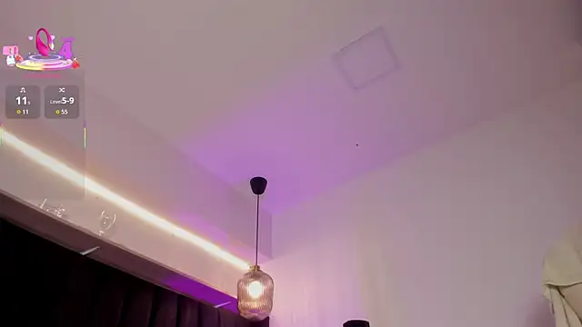 AllisonRoberts  online show from October 14, 2025, 7:58 pm