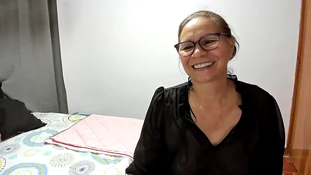 Snapshot of Carlaa-69 chatting on December 5, 2025, 10:36 am Carlaa-69 online show from December 5, 2025, 10:36 am