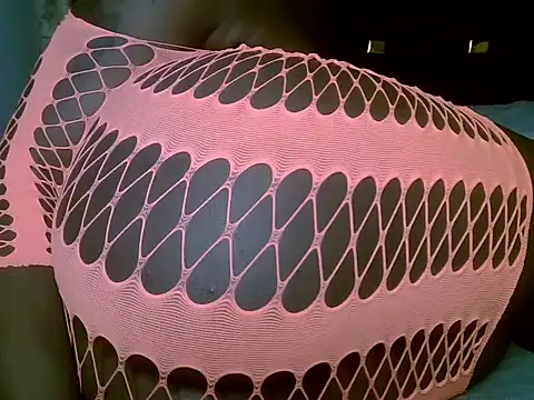 Its tyra online show from October 8, 2025, 6:19 pm