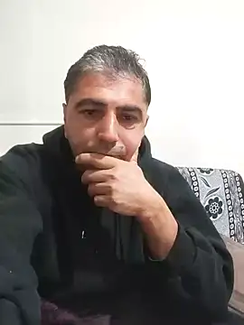 Snapshot of Muratcanik44 chatting on March 15, 2026, 10:39 pm Muratcanik44 online show from March 15, 2026, 10:39 pm