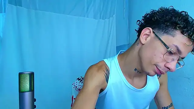 Snapshot of mateodeamjo chatting on April 21, 2026, 2:51 am mateodeamjo online show from April 21, 2026, 2:51 am