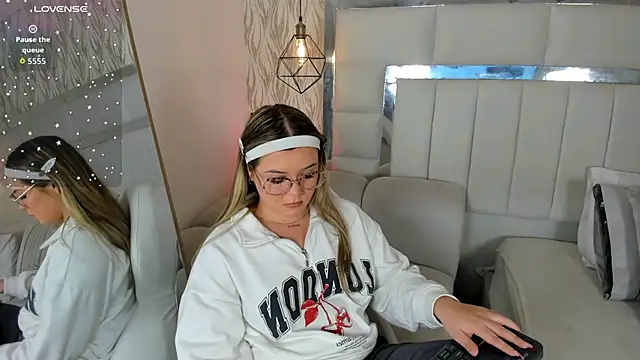 1m dalhia online show from December 15, 2025, 8:36 pm