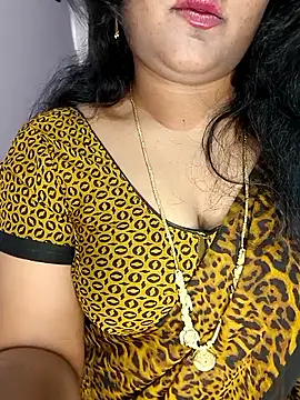 Snapshot of louise92 chatting on March 28, 2026, 9:54 am louise92 online show from March 28, 2026, 9:54 am