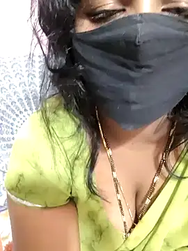 Snapshot of louise92 chatting on January 2, 2025, 8:06 am louise92 online show from January 2, 2025, 8:06 am