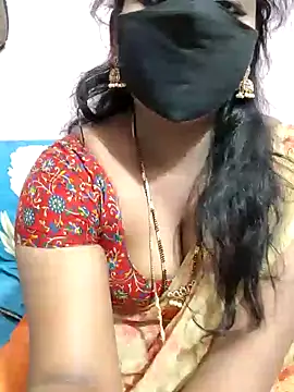 Snapshot of louise92 chatting on December 17, 2024, 5:47 pm louise92 online show from December 17, 2024, 5:47 pm