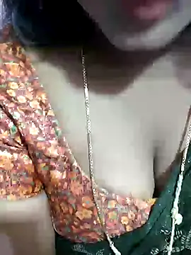 Snapshot of louise92 chatting on January 11, 2025, 4:03 pm louise92 online show from January 11, 2025, 4:03 pm