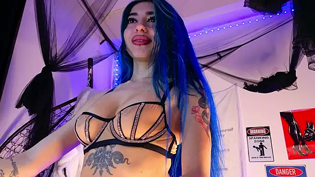 Snapshot of AriaVoss chatting on November 30, 2025, 10:10 pm AriaVoss online show from November 30, 2025, 10:10 pm