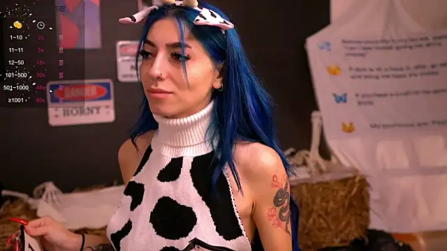 Snapshot of AriaVoss chatting on October 30, 2025, 10:50 pm AriaVoss online show from October 30, 2025, 10:50 pm