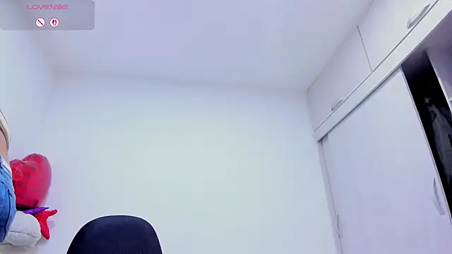 Snapshot of Amelia_Debora_Antonella chatting on June 20, 2026, 2:11 pm Amelia Debora Antonella online show from June 20, 2026, 2:11 pm