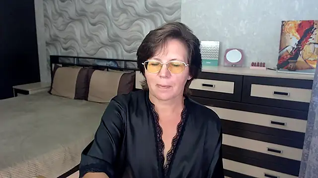 VitaCharm online show from September 8, 2025, 8:30 pm