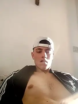 Snapshot of Gibboto chatting on December 15, 2025, 1:39 pm Gibboto online show from December 15, 2025, 1:39 pm