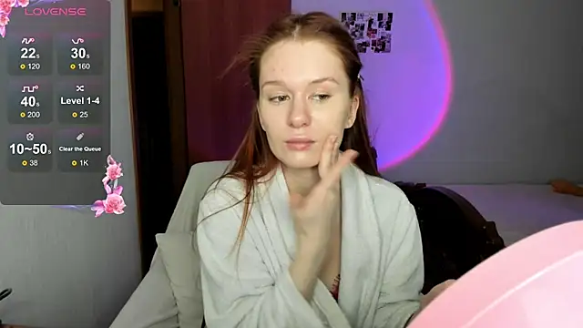 EmilySoul online show from November 9, 2025, 3:16 pm