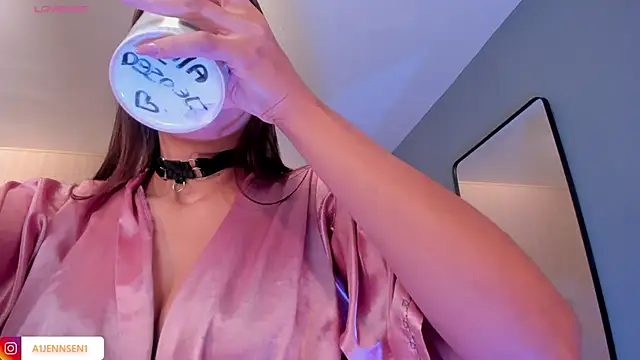 AllyJensen online show from February 26, 2025, 1:54 pm