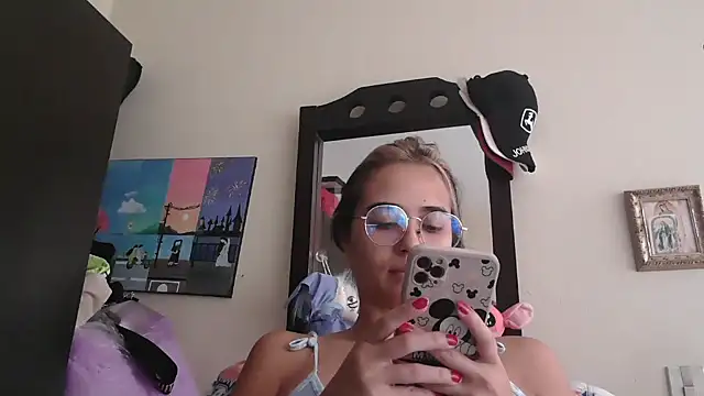 trianabell online show from April 2, 2026, 4:13 pm