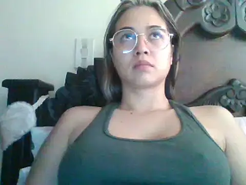 trianabell online show from February 25, 2025, 4:14 pm