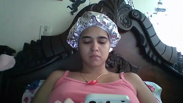 Snapshot of trianabell chatting on October 30, 2025, 3:20 pm trianabell online show from October 30, 2025, 3:20 pm