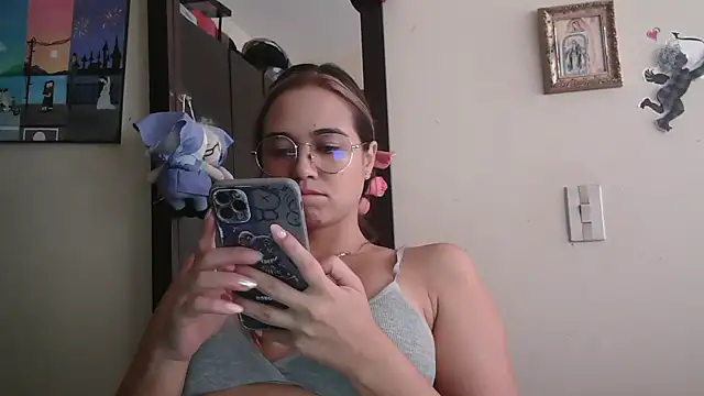 Snapshot of trianabell chatting on May 6, 2026, 4:11 pm trianabell online show from May 6, 2026, 4:11 pm