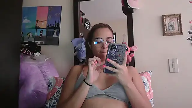 Snapshot of trianabell chatting on April 14, 2026, 4:34 pm trianabell online show from April 14, 2026, 4:34 pm