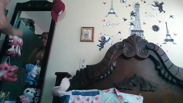 Snapshot of trianabell chatting on October 15, 2025, 4:48 pm trianabell online show from October 15, 2025, 4:48 pm