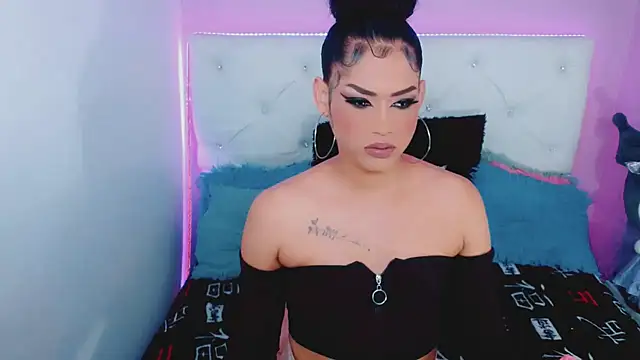 Snapshot of Amanda_bigx chatting on November 5, 2025, 4:15 am Amanda bigx online show from November 5, 2025, 4:15 am