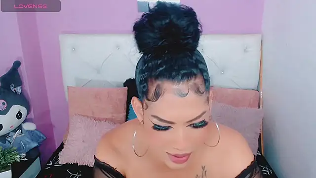 Snapshot of Amanda_bigx chatting on December 2, 2025, 3:52 am Amanda bigx online show from December 2, 2025, 3:52 am