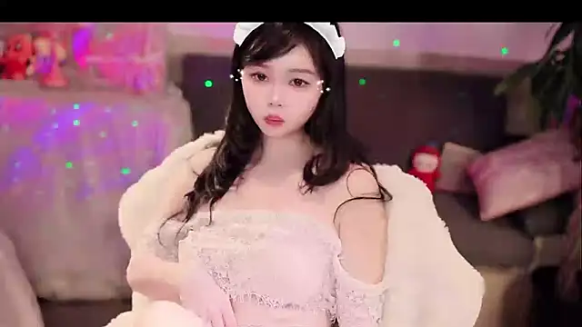 Snapshot of lilies-sweet chatting on November 12, 2025, 10:30 am lilies-sweet online show from November 12, 2025, 10:30 am