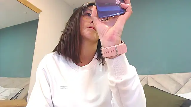 SharisWillian online show from February 19, 2026, 3:36 am