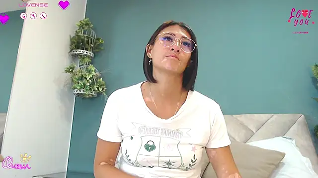 Snapshot of SharisWillian chatting on July 20, 2026, 3:47 am SharisWillian online show from July 20, 2026, 3:47 am