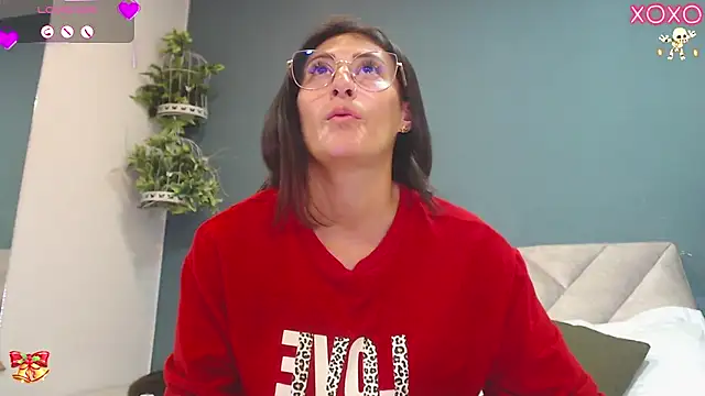 Snapshot of SharisWillian chatting on November 14, 2025, 3:10 am SharisWillian online show from November 14, 2025, 3:10 am