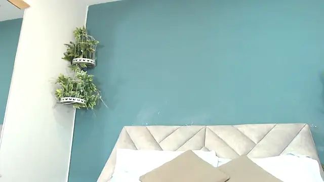 Snapshot of SharisWillian chatting on June 10, 2026, 3:41 am SharisWillian online show from June 10, 2026, 3:41 am