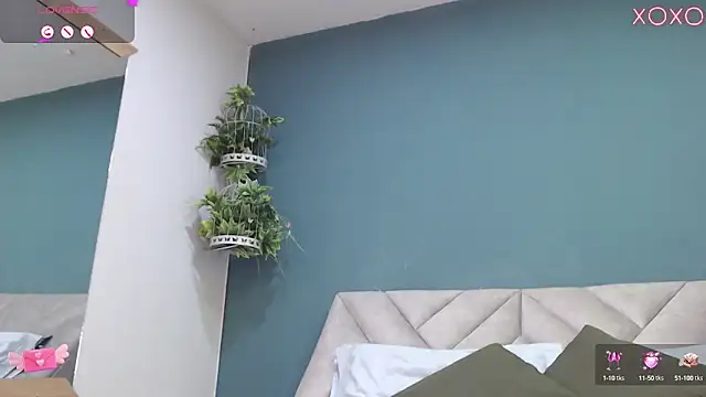 Snapshot of SharisWillian chatting on October 10, 2025, 4:24 am SharisWillian online show from October 10, 2025, 4:24 am