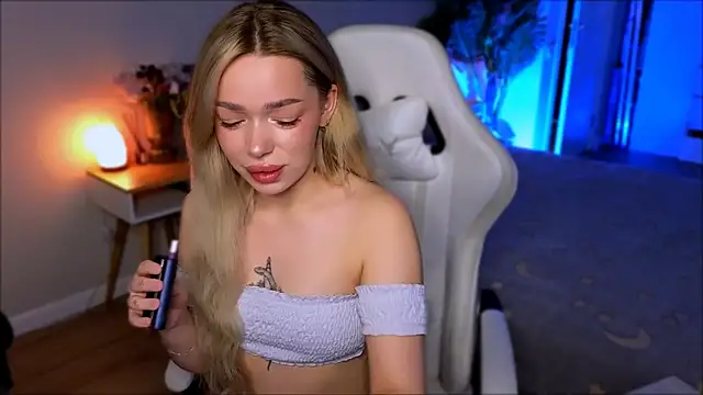 Lily Yin online show from February 14, 2026, 5:40 am