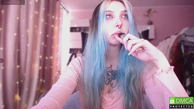 Snapshot of JustMeowGirl chatting on March 18, 2026, 6:05 am JustMeowGirl online show from March 18, 2026, 6:05 am