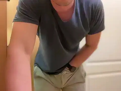 Snapshot of etat_onn chatting on November 15, 2025, 6:01 pm etat onn online show from November 15, 2025, 6:01 pm