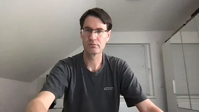 zxzx cam1 online show from October 20, 2025, 7:36 pm